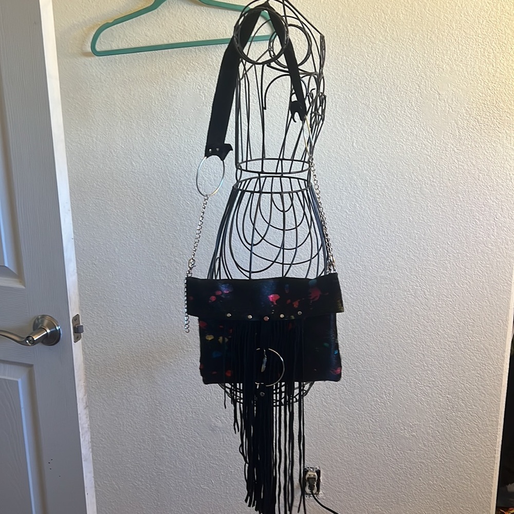 Hair on leather fringe bag - Picture 4 of 9